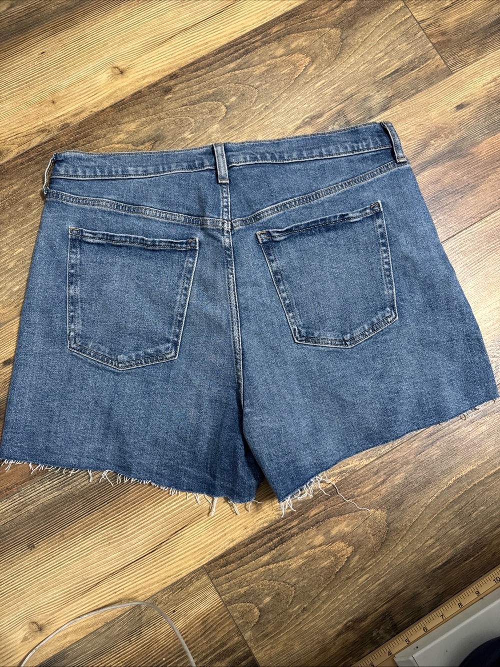 Old Navy Denim Jean Shorts Women’s Size 14 Sky-Hi A-Line High Rise Cutoff - Picture 4 of 7